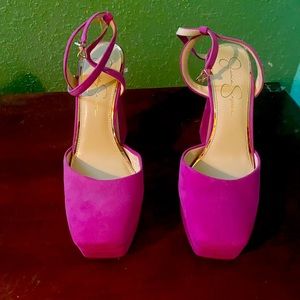 Pink platform heels perfect for any occasion 🩷